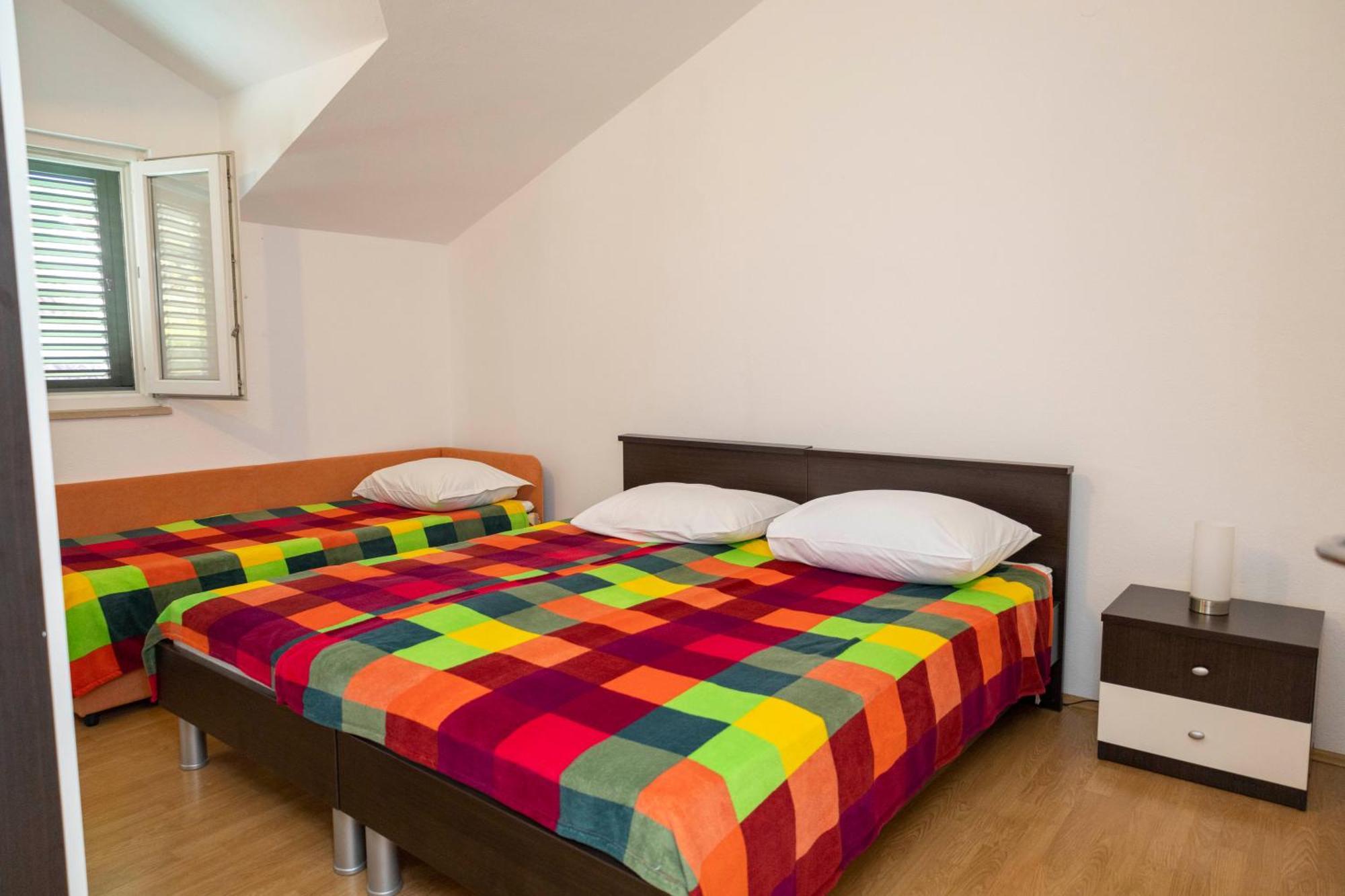 Apartments Jaksic - Zile Supetar Exterior foto