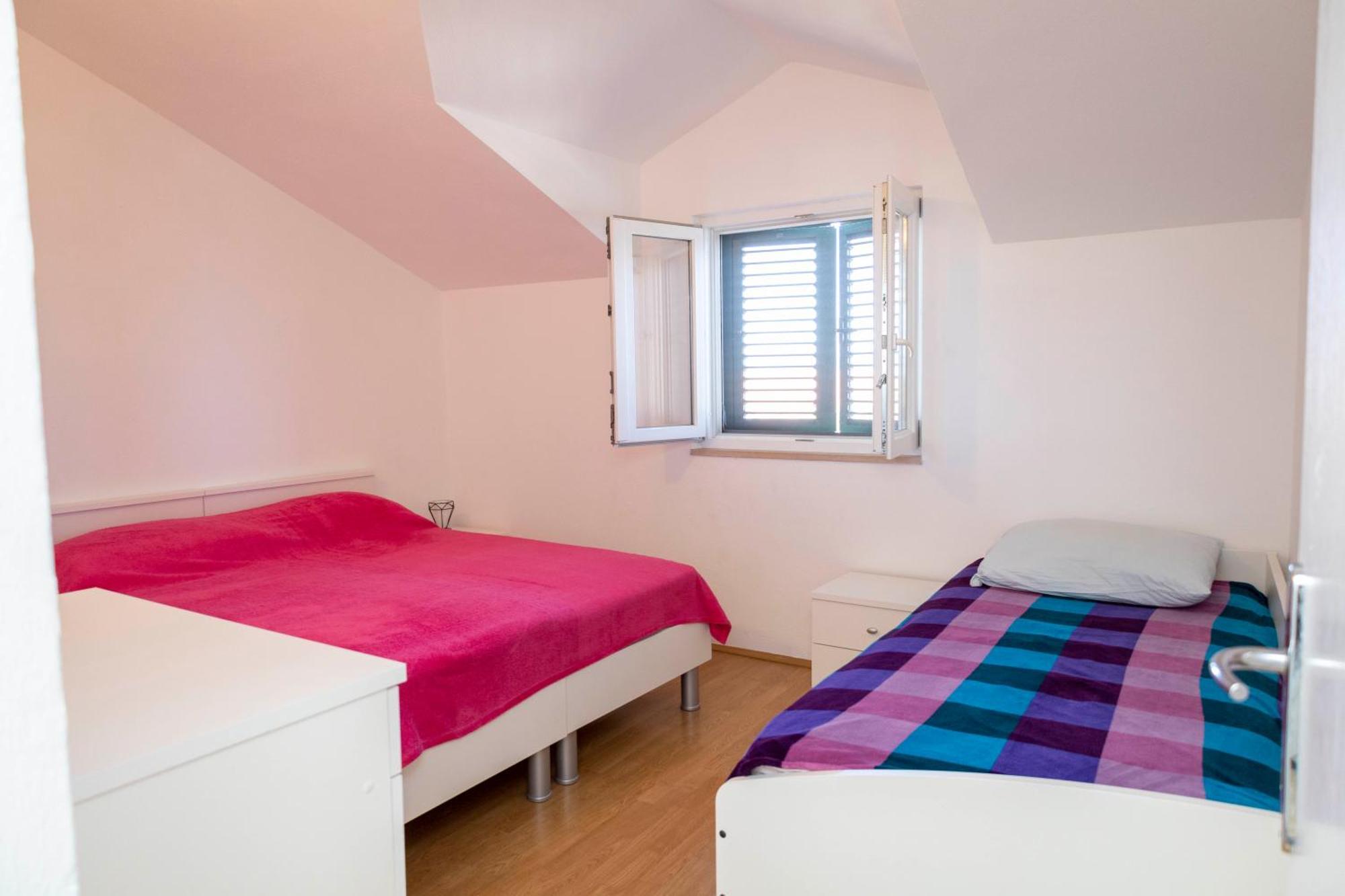 Apartments Jaksic - Zile Supetar Exterior foto