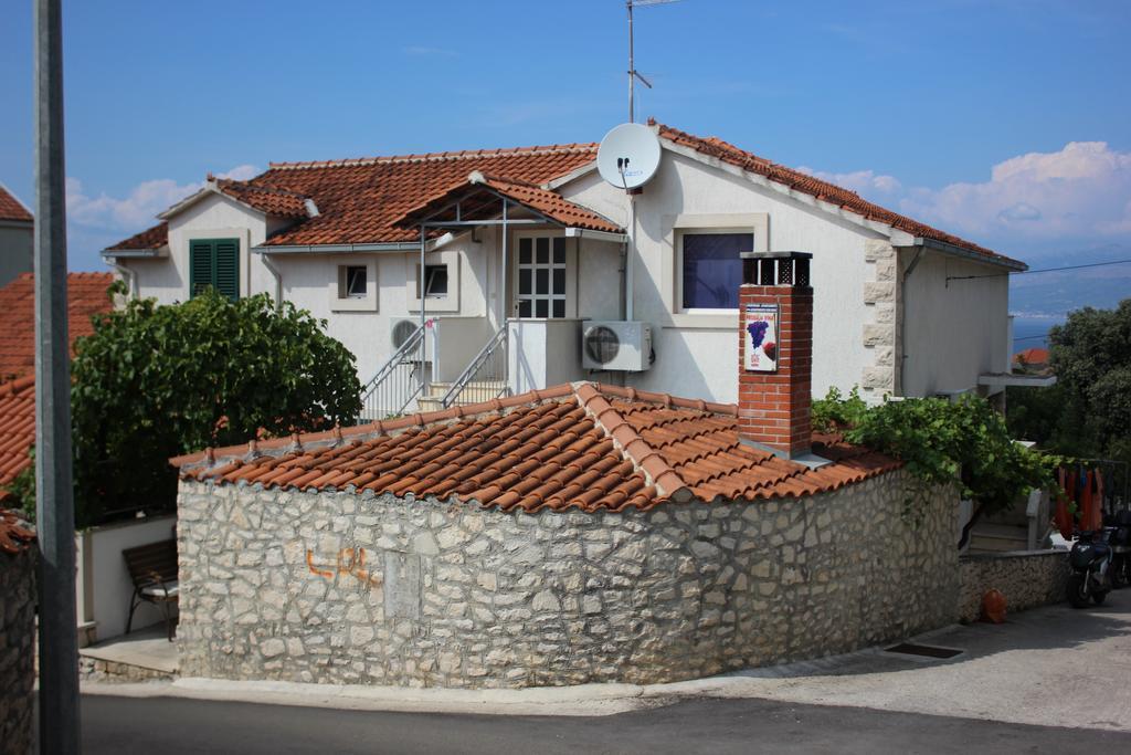 Apartments Jaksic - Zile Supetar Exterior foto