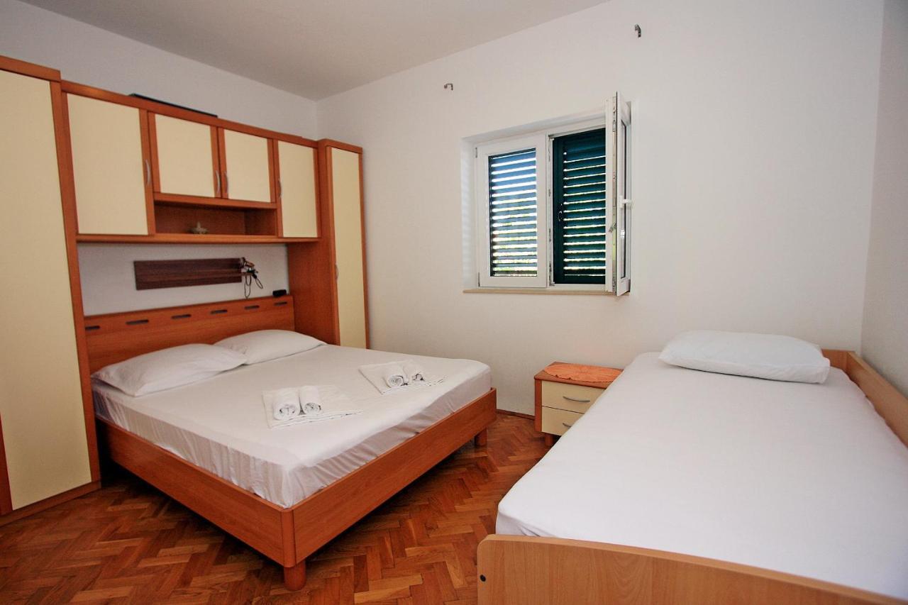 Apartments Jaksic - Zile Supetar Exterior foto