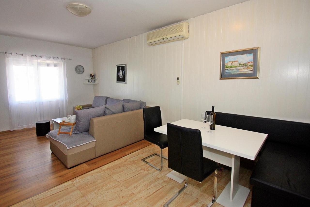 Apartments Jaksic - Zile Supetar Exterior foto